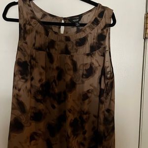 Vera Wang sleeveless top